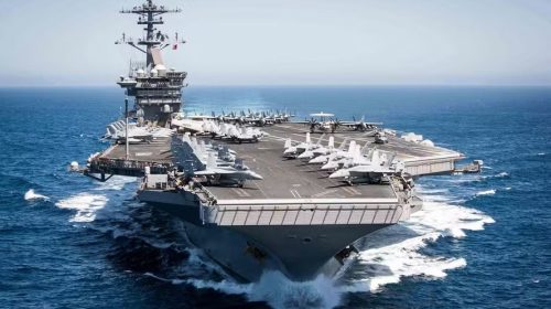 USS Theodore Roosevelt (CVN-71), um super-porta-aviões de propulsão nuclear da Marinha dos Estados Unidos