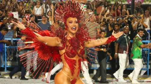 Virginia Fonseca enfrenta perrengue com fantasia em sua estreia pela Grande Rio