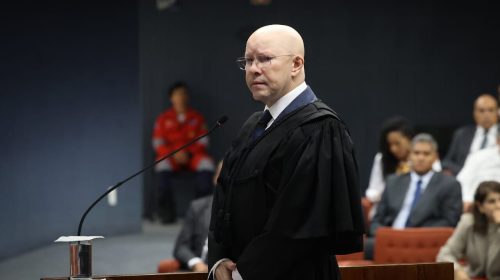 advogado-Demóstenes-Lázaro-Xavier-Torres_-responsável-pela-defesa-do-ex-comandante-da-Marinha-Almir-