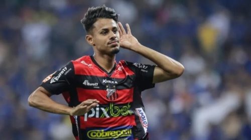 atacante Gabriel Barros