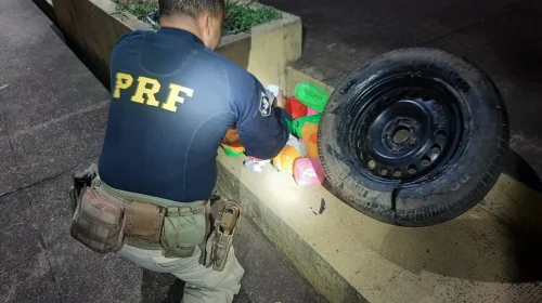 betim Homem é preso com droga escondida no pneu do carro na BR-262