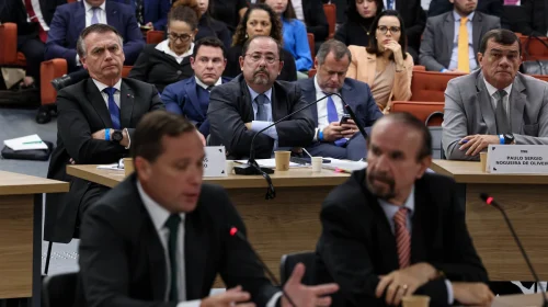 bolsonaro assiste ao depoimento de mauro cid no stf