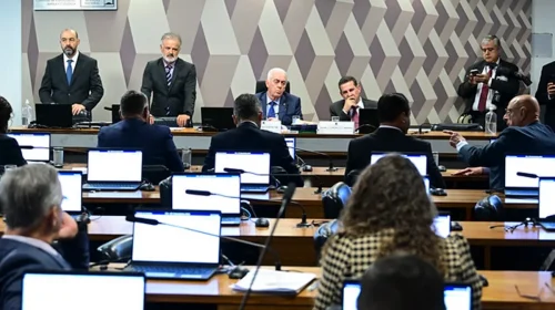 ccj-do-senado-sessão em uma comissão do Senado