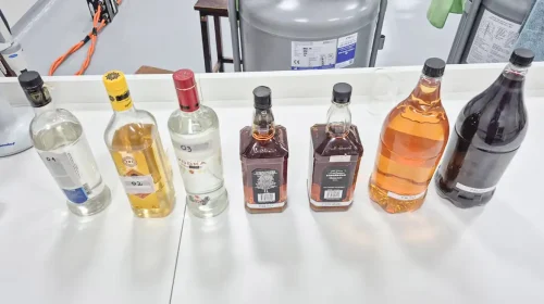 garrafas de bebidas_metanol