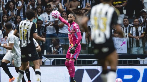 goleiro everson em jogo do atletico galo