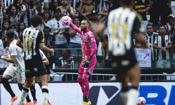 goleiro everson em jogo do atletico galo