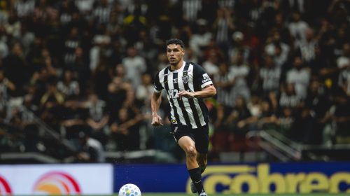 meio-campista Victor Hugo, que vem se destacando com a camisa do Atlético