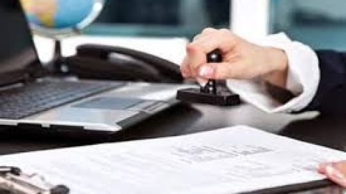 novas empresas abertas - carimbo sendo batido