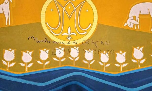 obra em igreja é vandalizada
