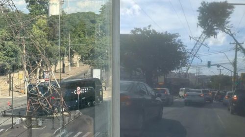 onibus de contagem causa acidente