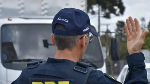 policial da Polícia Rodoviária Federal (PRF)