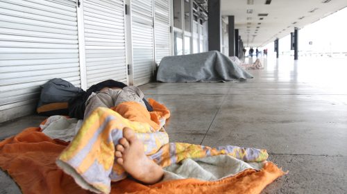 Brasília amanheceu com chuva neste sábado (23)