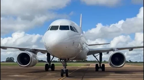 primeiro voo comercial de Guarulhos para Uberaba