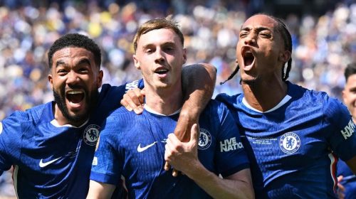 reece-james-palmer-e-joao-pedro-festejam-gol-do-chelsea-sobre-o-psg-