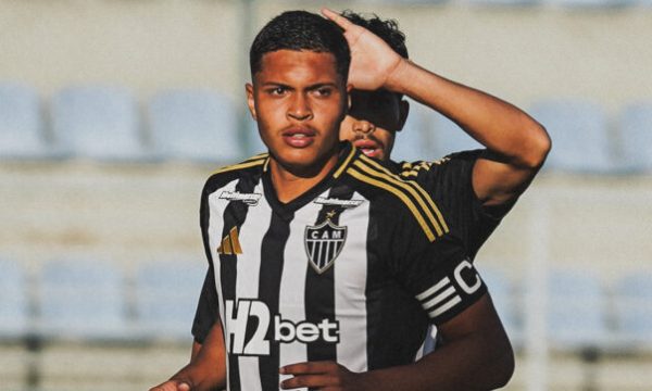 zagueiro Renan, capitão do sub-20 do Atlético,
